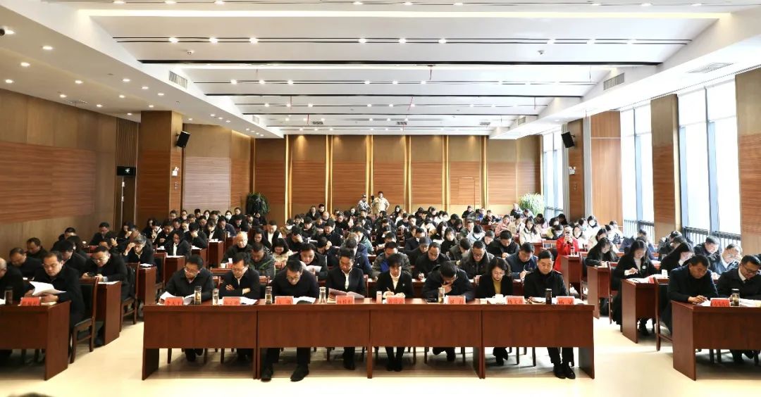 实干用一个字形容_实干用四个字_用实干