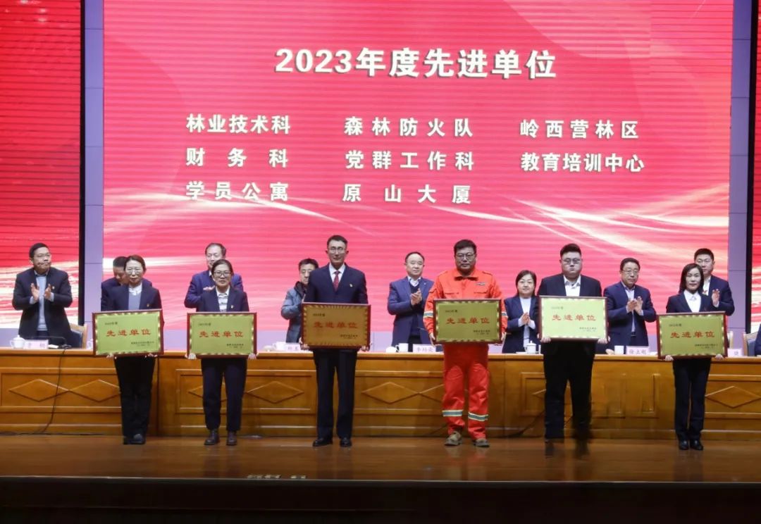 奋楫扬帆启新程什么意思_扬帆启程下一句_奋楫扬帆启新程