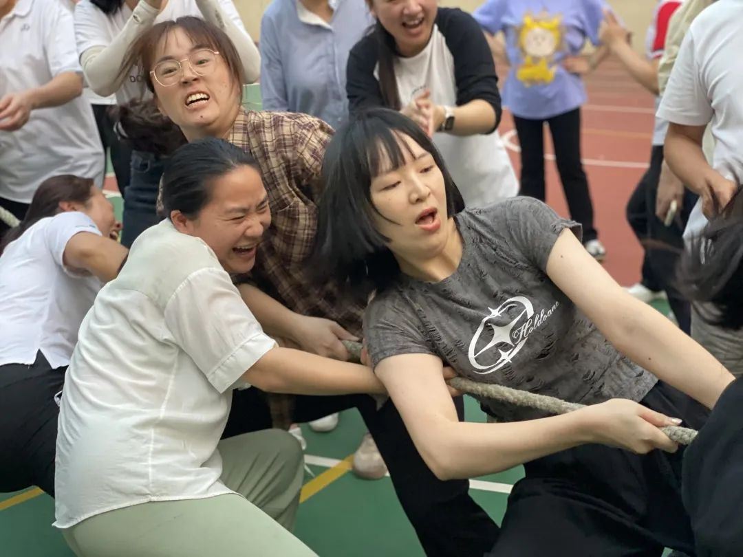 职工报道运动教会怎么写_职工运动会报道范文_教职工运动会报道