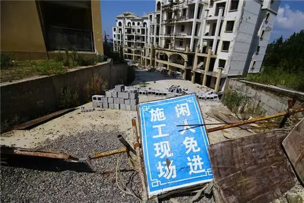 购房烂尾楼预防措施_买房子是买大开发商吗_商品房预售许可证查询方法