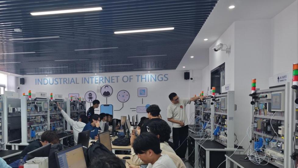 福建信息职业技术学院专业_福建信息职业技术学院新加坡工艺教育局合作协议_福建信息职业技术学院新加坡合作