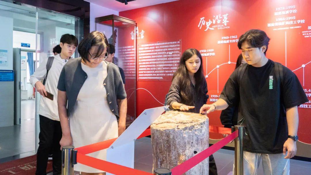 福建信息职业技术学院新加坡合作_福建信息职业技术学院新加坡工艺教育局合作协议_福建信息职业技术学院专业