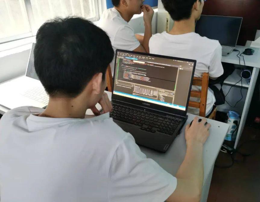 很难谈恋爱_程序员谈恋爱真的好难_谈恋爱困难的人