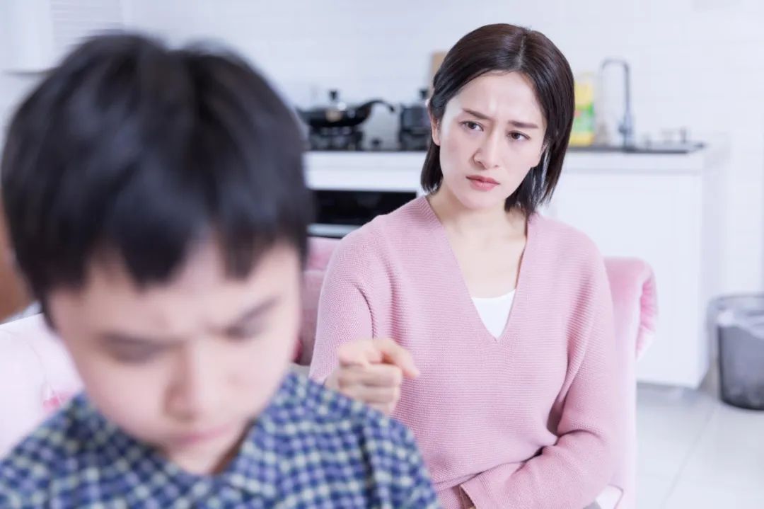 孩子偷钱教育方法_小孩子偷东西坐牢视频_孩子偷钱怎么办