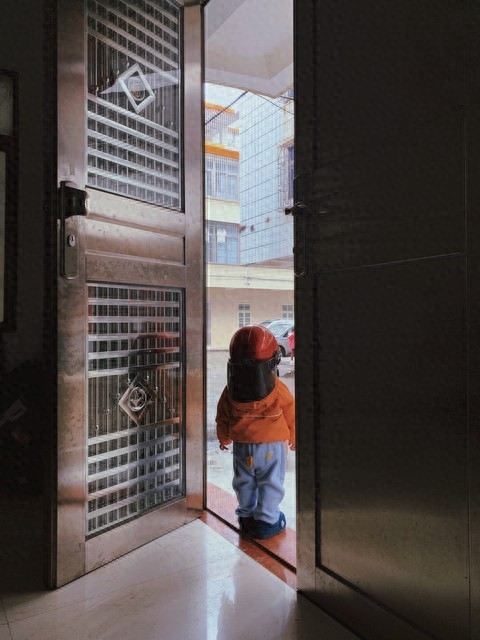 家长如何帮助孩子克服自卑_孩子自卑心理引导策略_小孩没自信怎么办