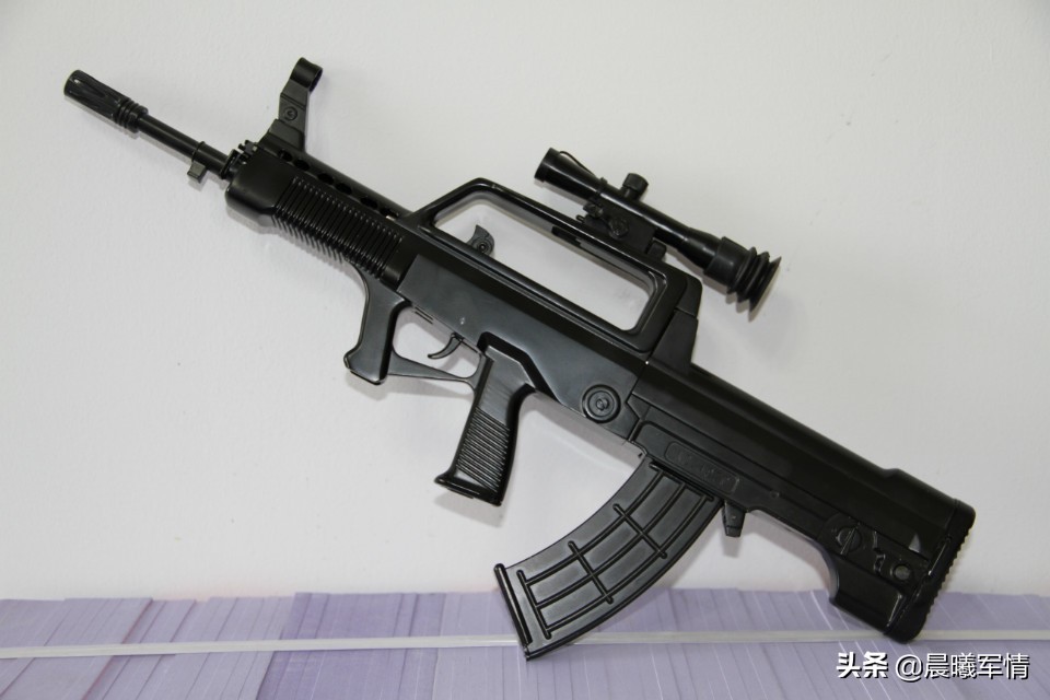 进化——从95式自动步枪到95-1式自动步枪_95式自动步枪发展历程_95式步枪改进与问题