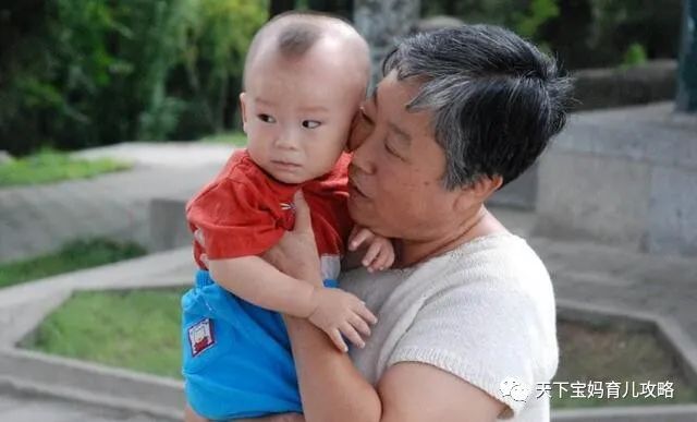 小孩见到我就哭有什么说法吗_宝宝见到某些人哭的原因_宝宝认生大哭怎么办
