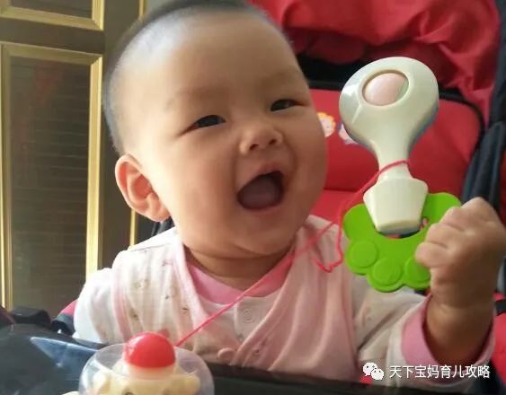 宝宝见到某些人哭的原因_宝宝认生大哭怎么办_小孩见到我就哭有什么说法吗