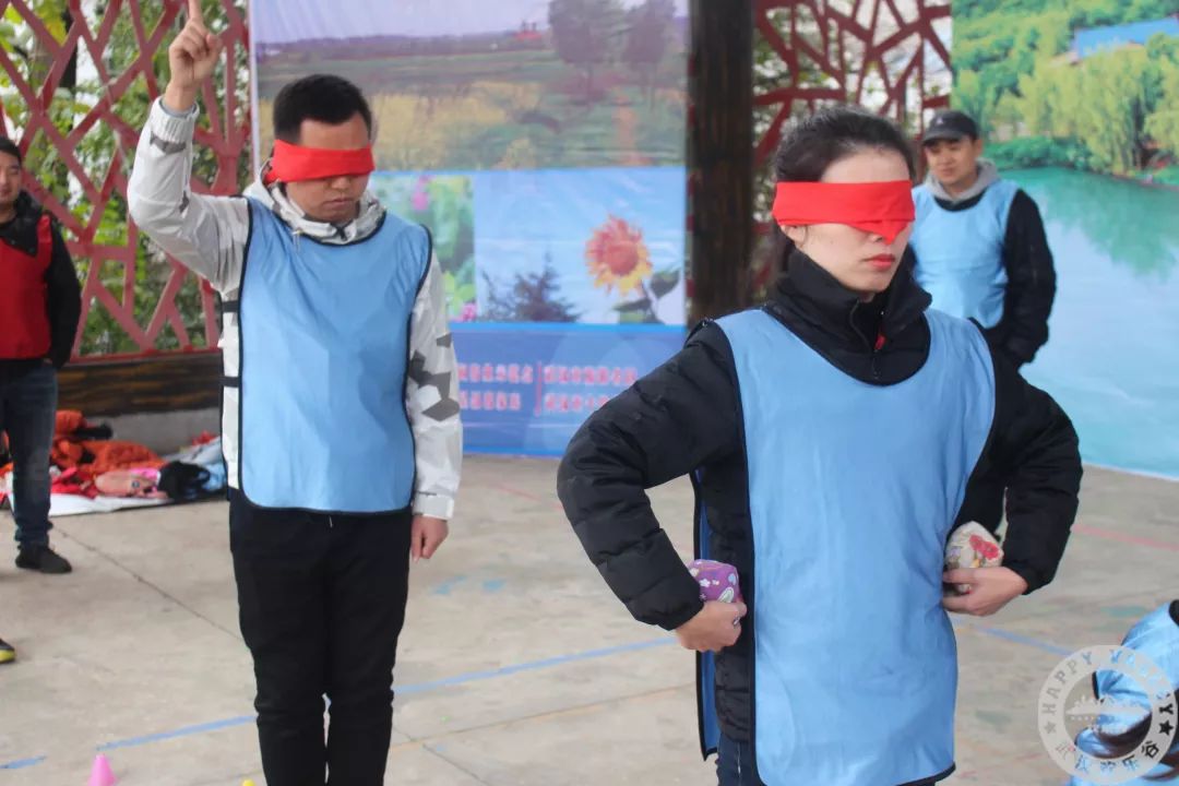 武汉欢乐谷团队建设活动_管理人员户外素质拓展培训_武汉众行户外拓展培训