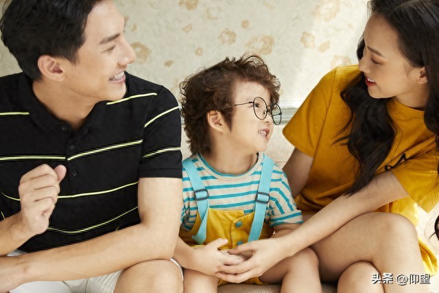 父母德行对孩子影响_父母尊重孩子的议论文_塑造孩子价值观的德行