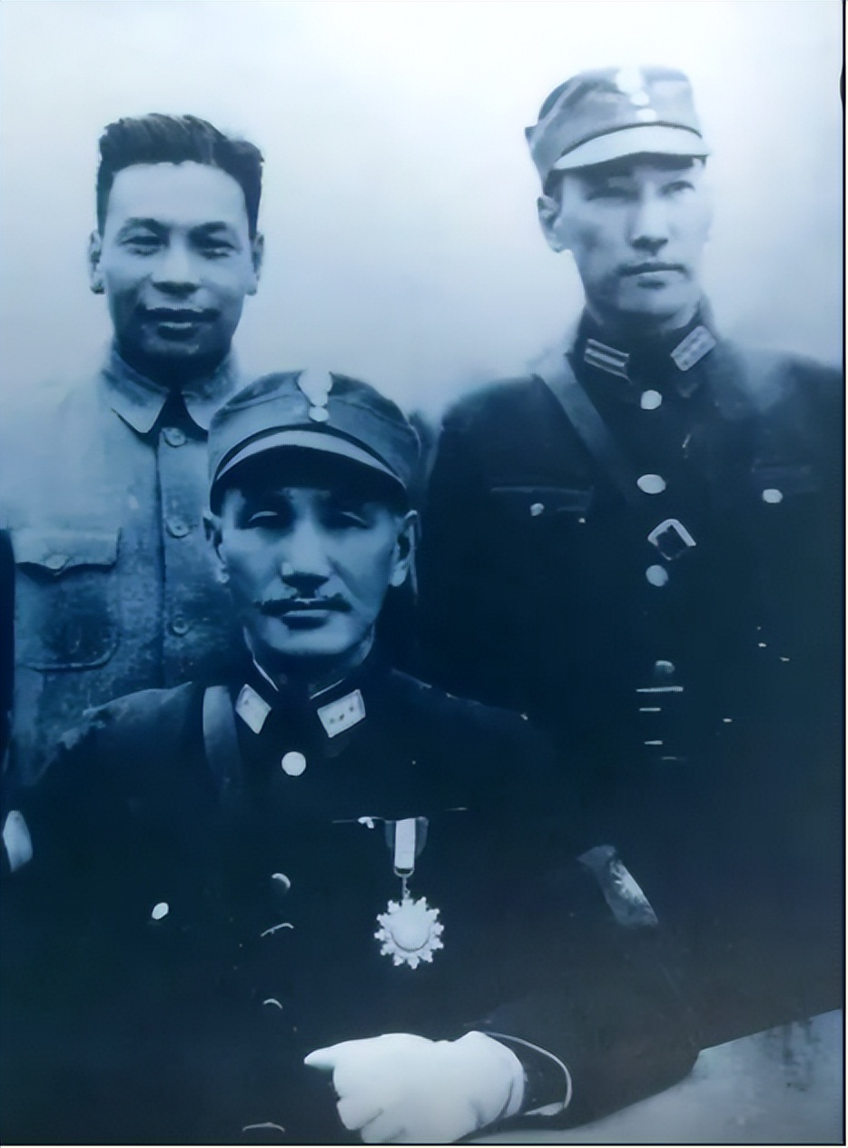 蒋经国儿子都活到多大岁数_蒋孝文蒋孝武生平_蒋经国子女命运