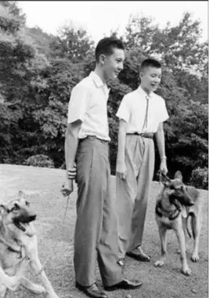 蒋经国子女命运_蒋经国儿子都活到多大岁数_蒋孝文蒋孝武生平