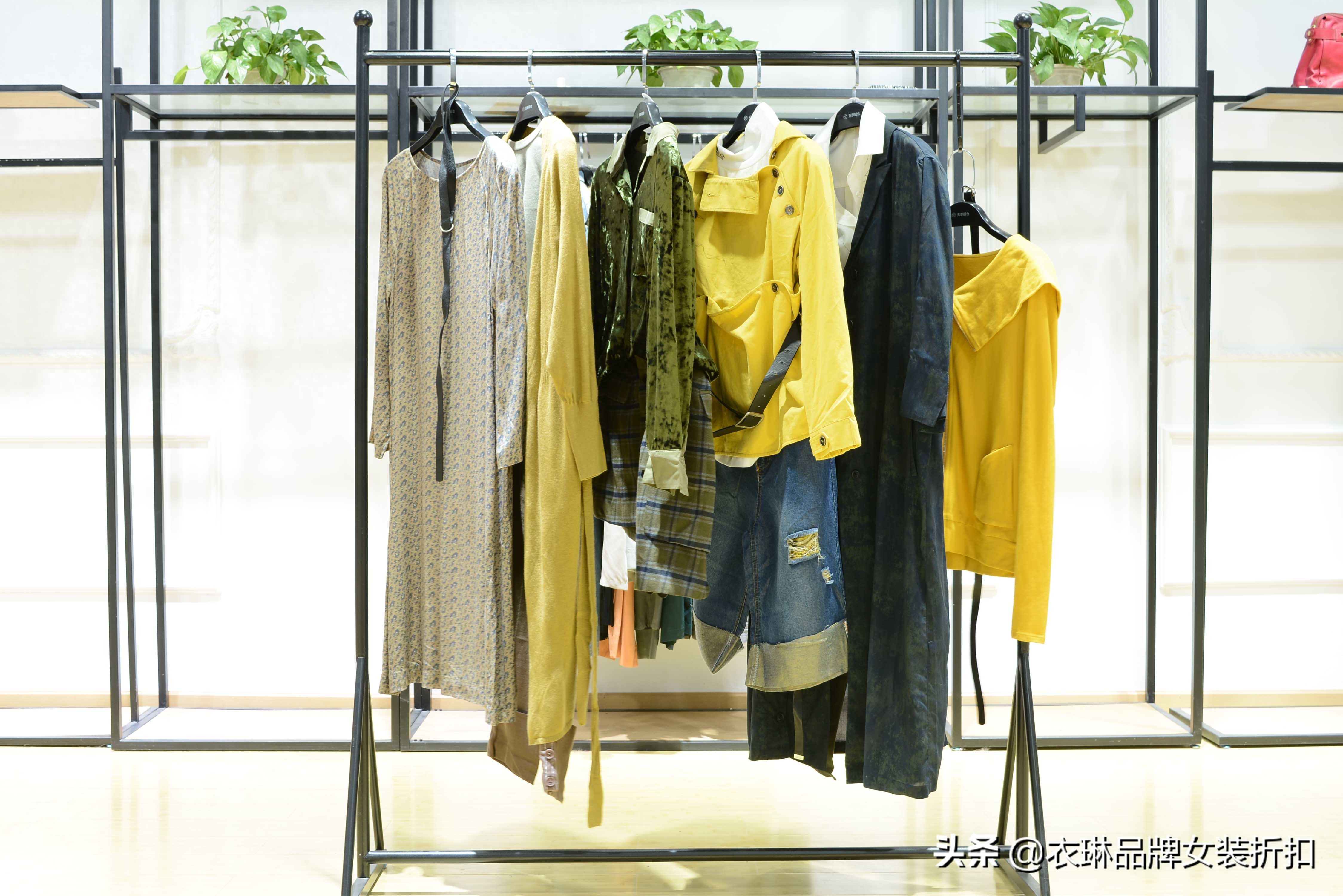 我想开网店女装个性价格不要太贵了哪有货源_品牌尾货服装批发渠道_新手寻找服装批发货源