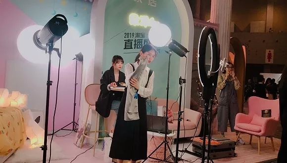 淘宝主播团队_淘宝直播人才培养_怎麽去谈淘宝网红主播合作