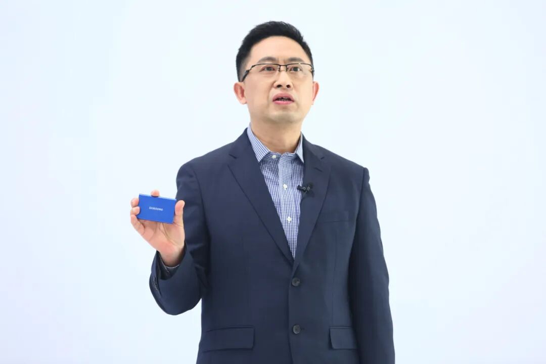 三星移动固态硬盘T7_三星移动硬盘数据线_三星T7移动固态硬盘参数
