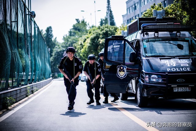 成为警察的多种途径_考特警需要什么条件_警校与社会招考区别