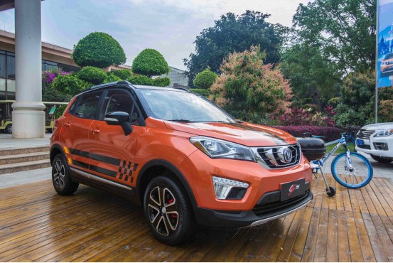 cs15自动挡配置么样_小型SUV推荐 长安CS15 长安CS15自动挡