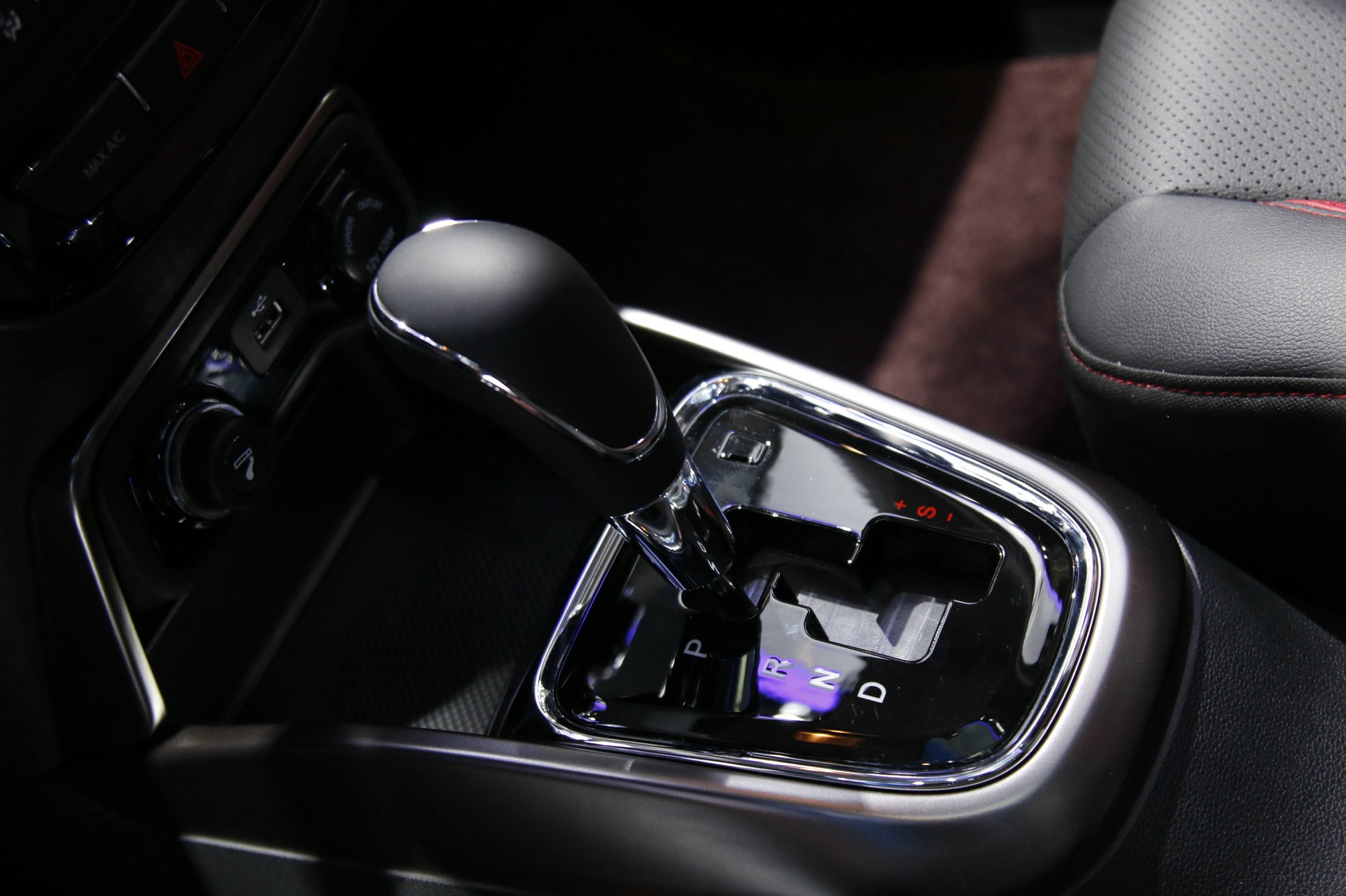 小型SUV推荐 长安CS15 长安CS15自动挡_cs15自动挡配置么样