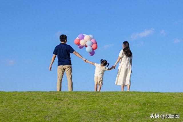 父母对自己不一样的爱事例-无数父母的心声:把蕞好的给儿女,却换来不对称的爱