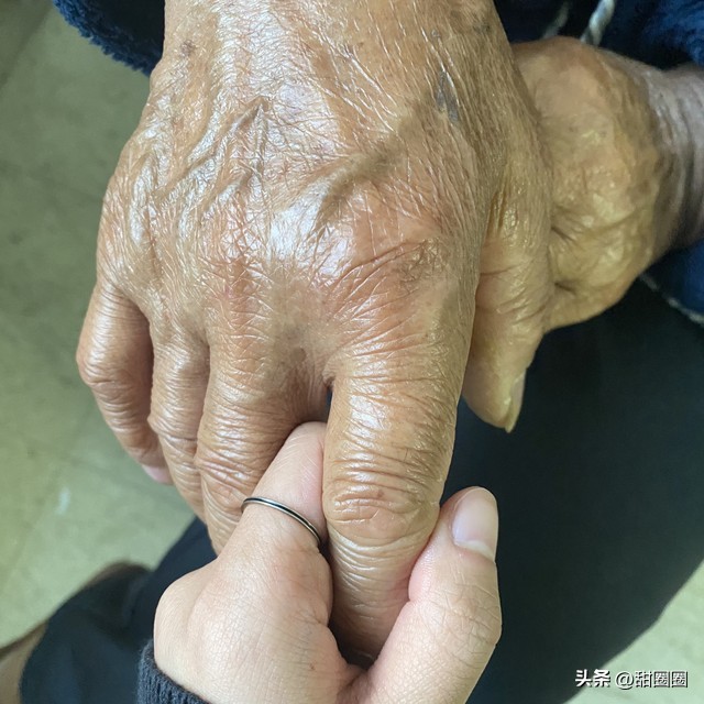 父母付出心酸_孩子不感恩的例子_父母对自己不一样的爱事例