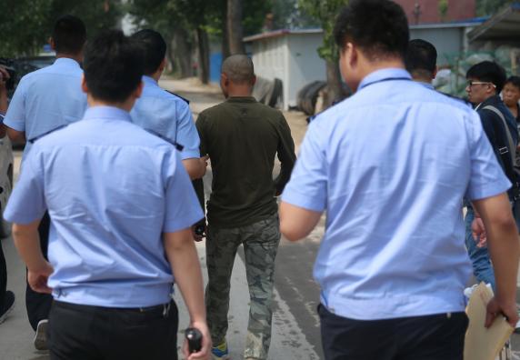 郑州有做担保人的吗_担保人连带责任_担保人免除责任条件