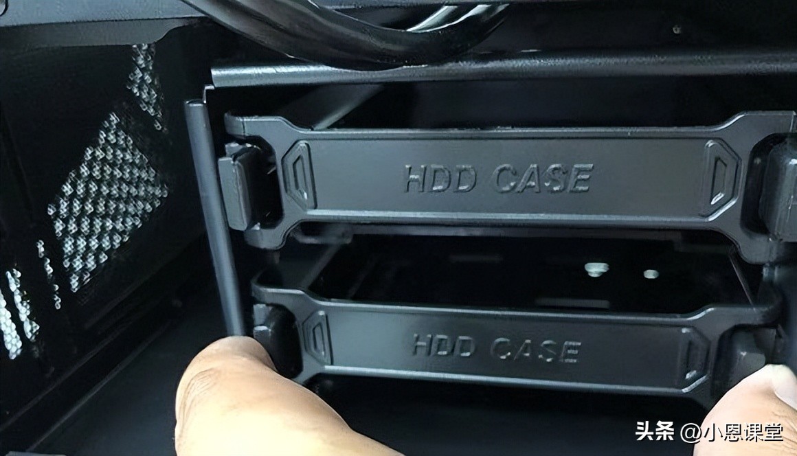 台式机内存卡安装图解-台式机械硬盘如何安装?台式机械硬盘安装的图文详解