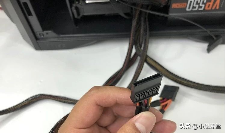 图文详解安装步骤_台式机械硬盘安装教程_台式机内存卡安装图解