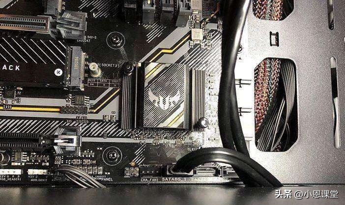 台式机械硬盘安装教程_图文详解安装步骤_台式机内存卡安装图解