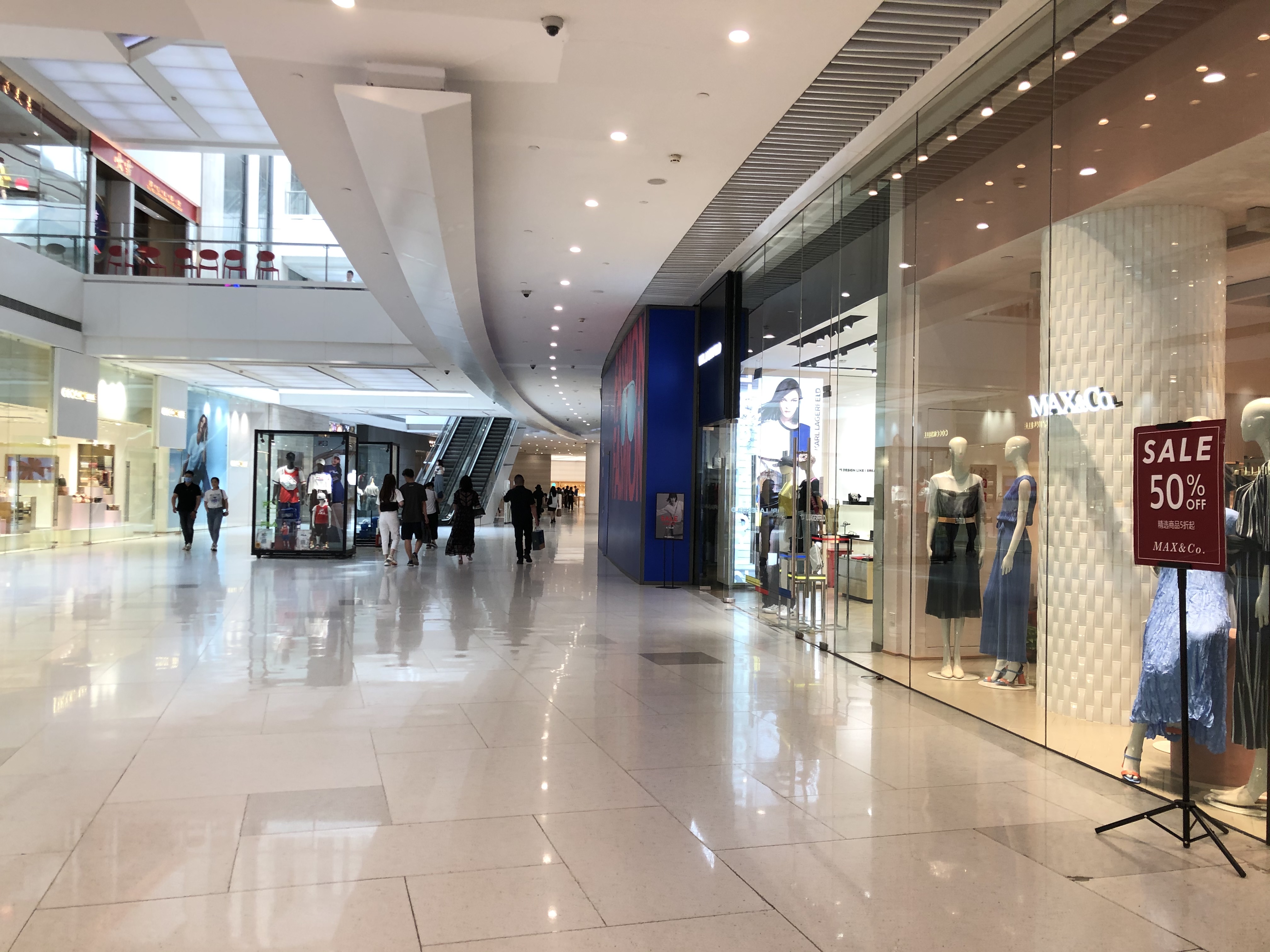 乐天免税店中文官网和 店里价格一样吗-「财经八味」6.18年中大促来了！线下可能更便宜