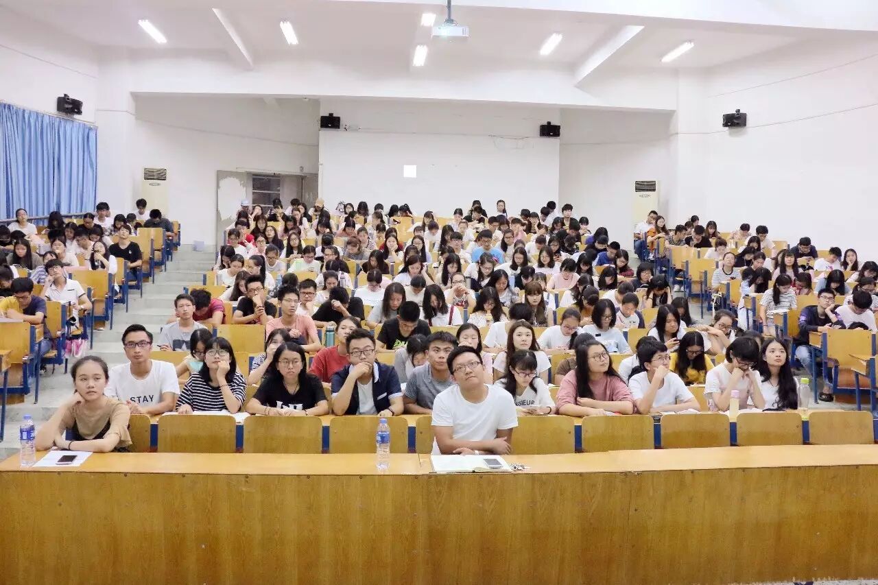 会计系学生会工作汇报_学生会部门工作总结模板_会计系全体大会总结