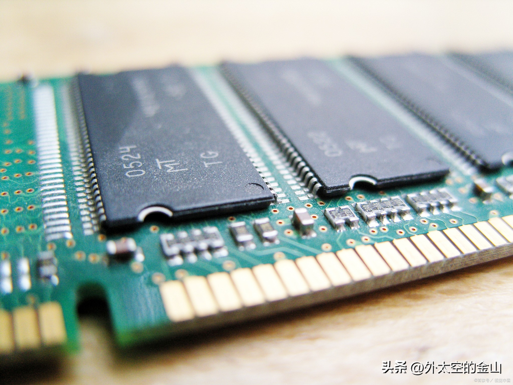 内存混插频率限制_内存不同频率混插风险_低电压内存和普通内存兼容吗