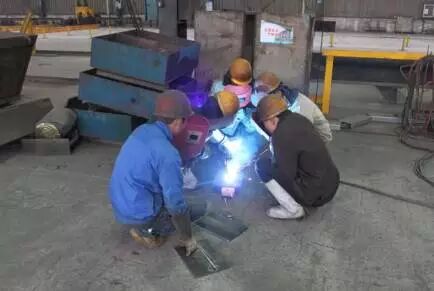 检修电工岗位职责_车间线修员职务说明书_检修钳工岗位职责