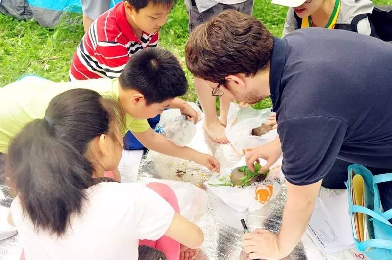 孩子英语说不好原因_小孩为什么不敢开口说英语_中国孩子英语创造力缺失