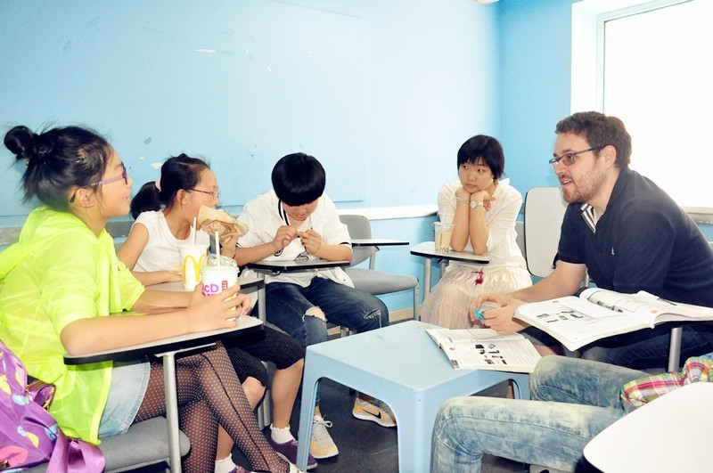 孩子英语说不好原因_中国孩子英语创造力缺失_小孩为什么不敢开口说英语