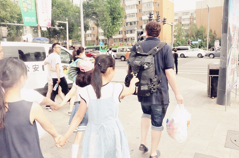 孩子英语说不好原因_中国孩子英语创造力缺失_小孩为什么不敢开口说英语