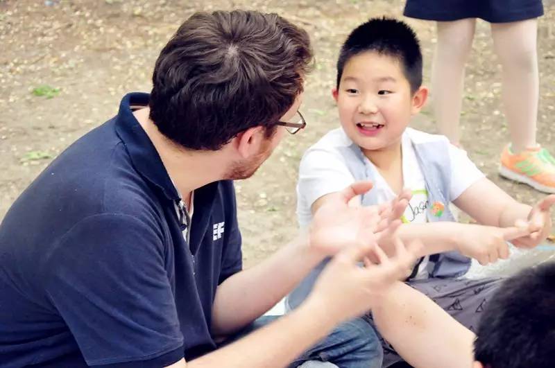 孩子英语说不好原因_小孩为什么不敢开口说英语_中国孩子英语创造力缺失