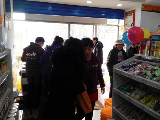 选择加盟特许经营项目需要-零食店加盟需谨慎,选择品牌很重要