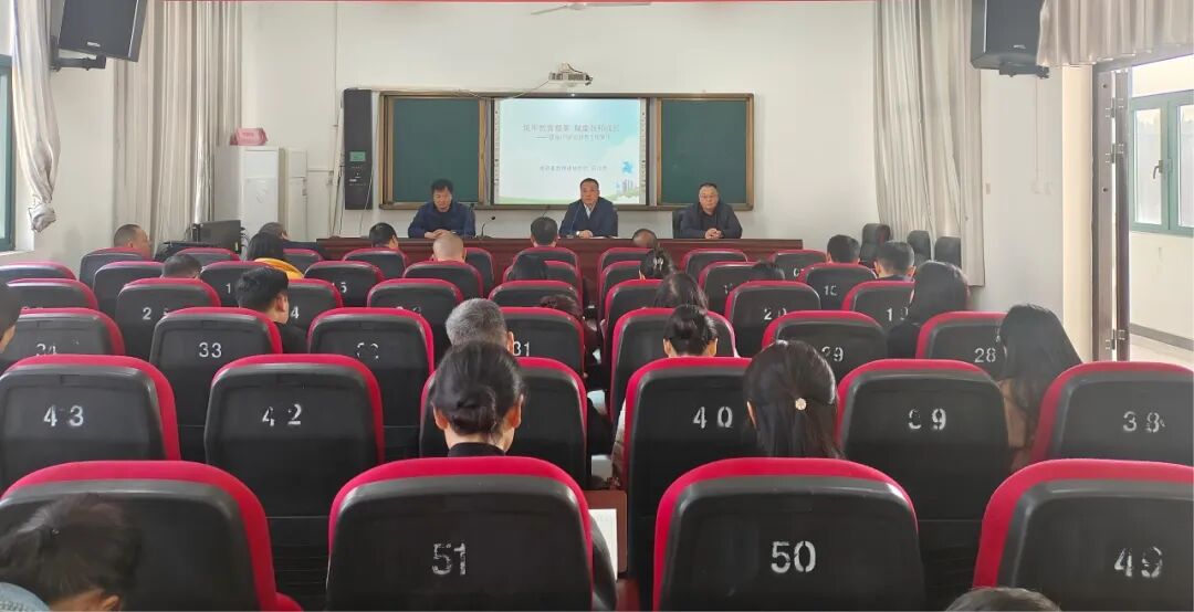 教师专业发展提升_国培项目学习汇报活动_教师个人进修计划总结