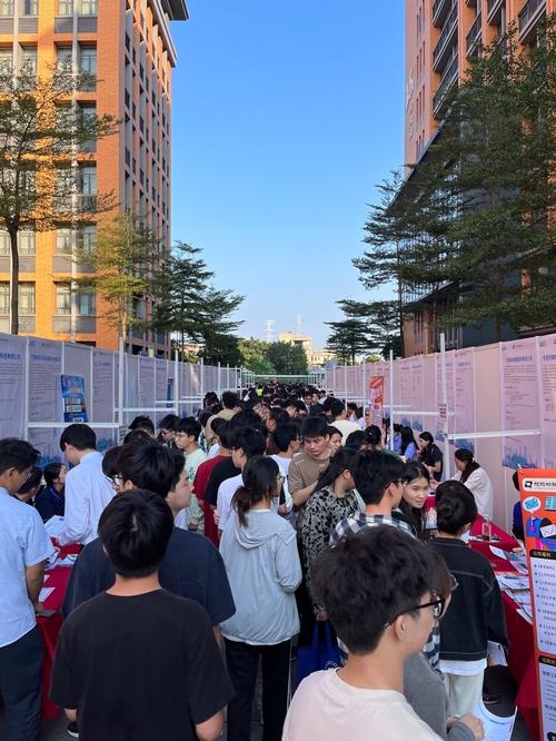 东莞人才市场招聘会时间_南粤春暖招聘会_广东就业形势