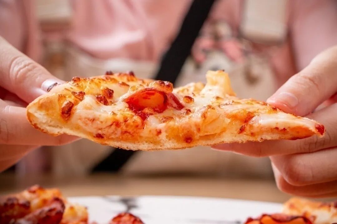 棒约翰网上订餐官网杭州-【棒约翰】全国100店通用 | 69.9元~79.9元2-3人套餐！八种经典口味比萨任选其一+焗饭+小食+饮料畅饮