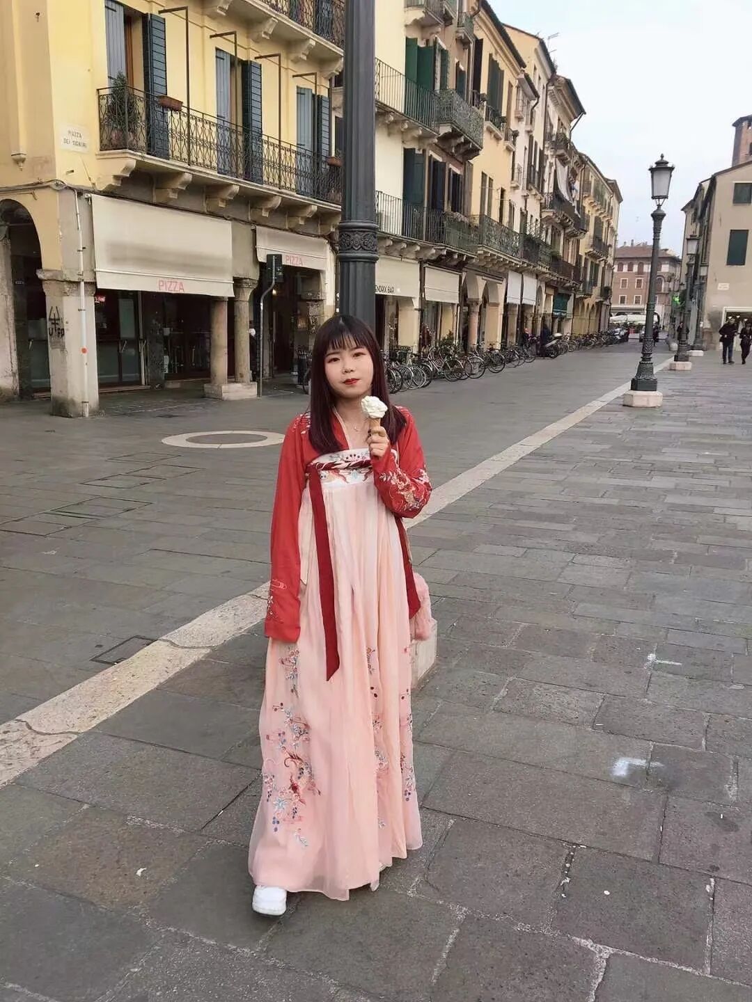 姐姐来我房间说想要_姐姐叫我想要叫来房间_姐姐房间里声音