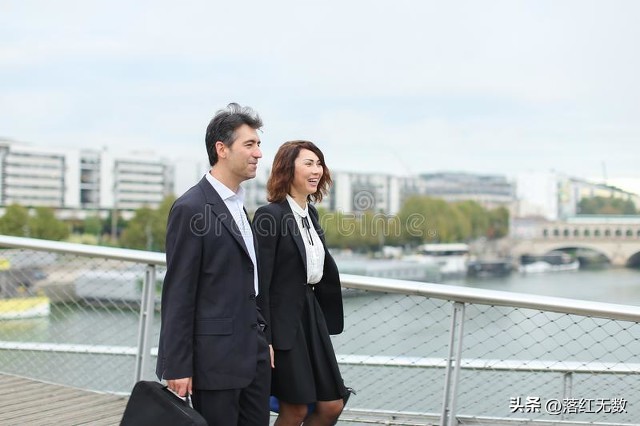 人死后留下的骨灰是什么意思_人死后还活着是什么意思_人死后灵魂在家的现象