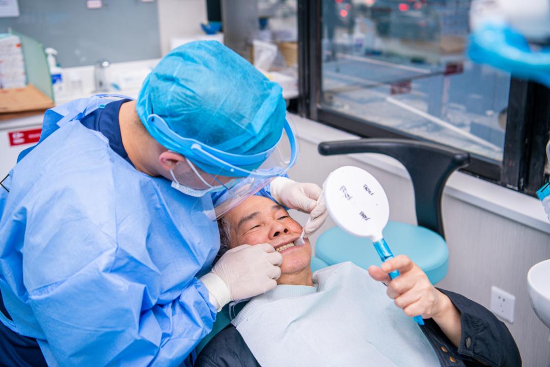 做全口种植要多少钱_All-on-4种植牙技术科普_全口缺牙种植几颗