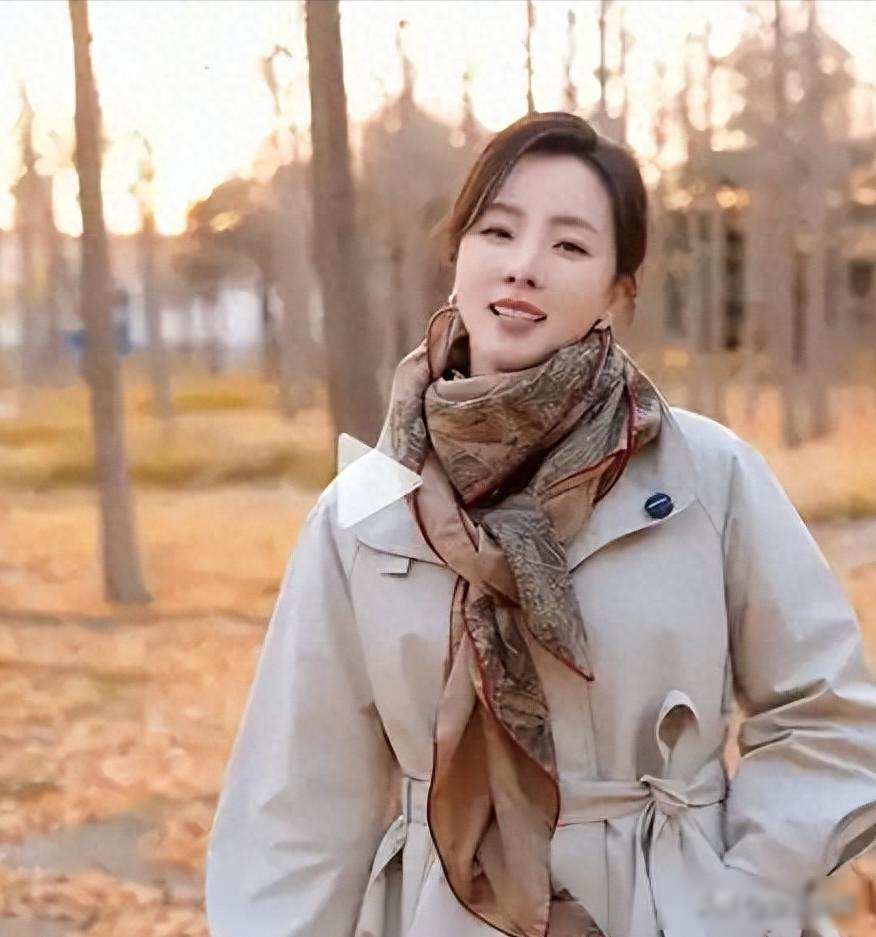 李思思丈夫背影_李思思北大夫妻生活_李思思老丈夫是谁