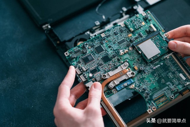 插独立显卡显示器不亮_显示器不亮故障排除_电脑开机显示器不亮