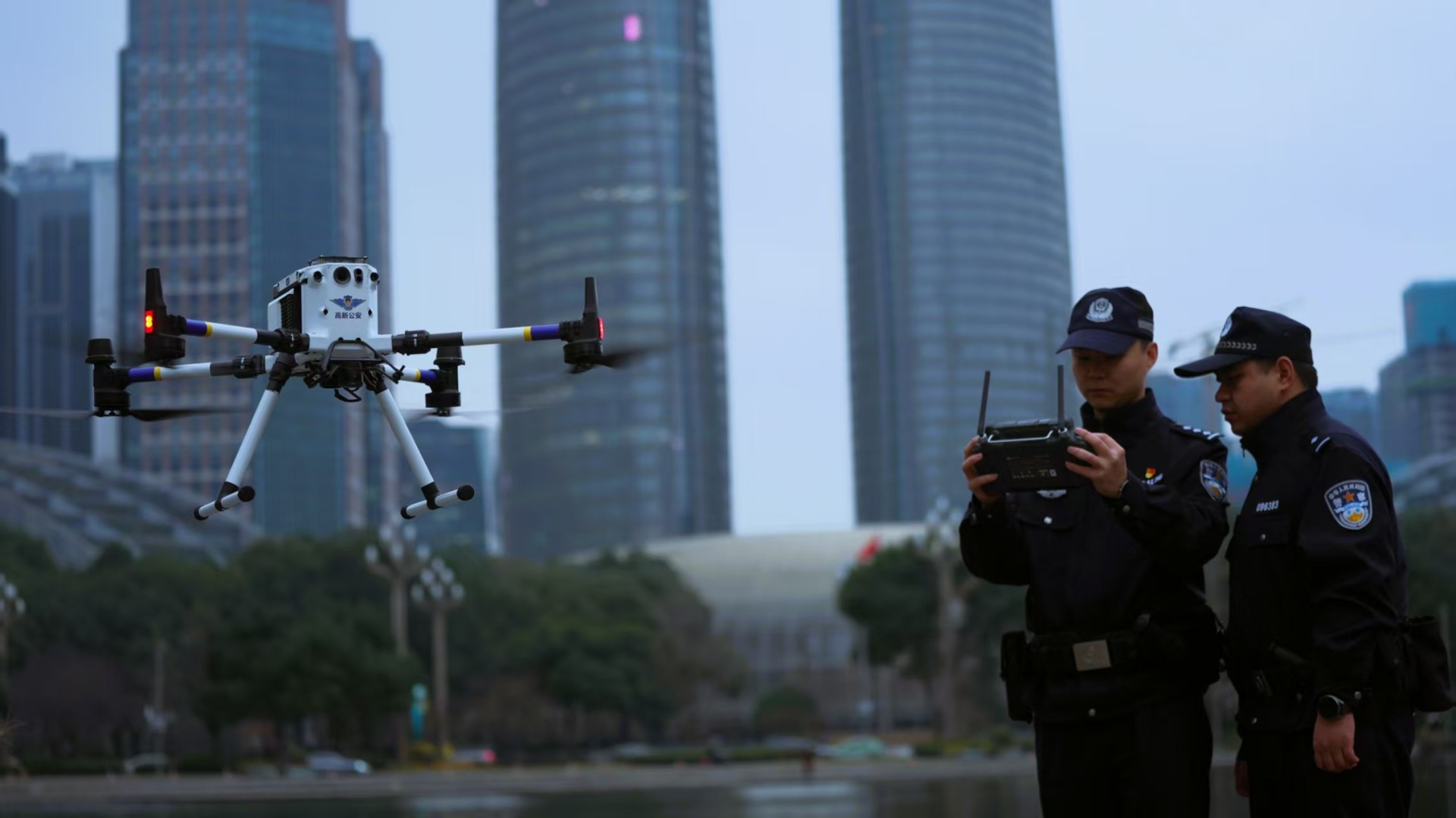 成都市公安局2025平安答卷_成都市公安局公众信息网_成都市违法犯罪警情下降