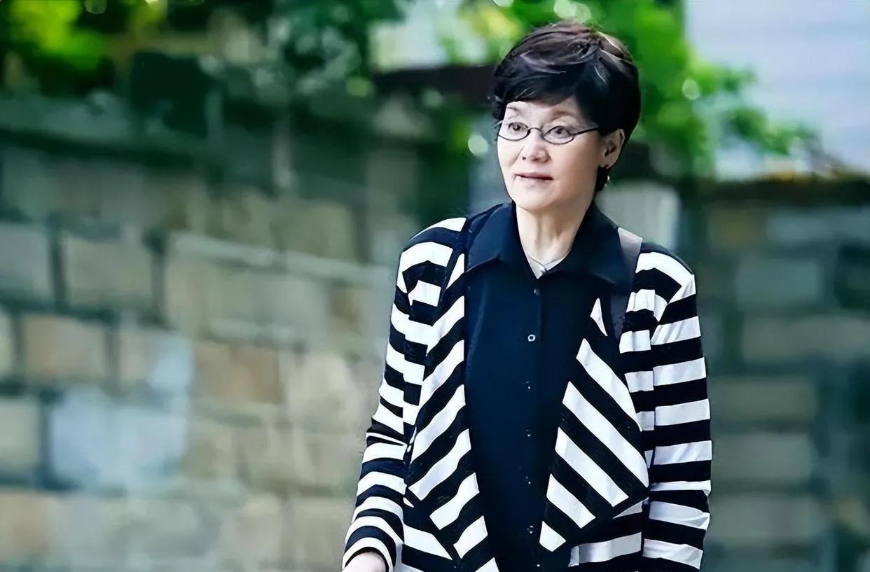 米家山和潘虹的爱情故事_潘虹与米家山的婚姻生活_米家山现在的妻子孩子