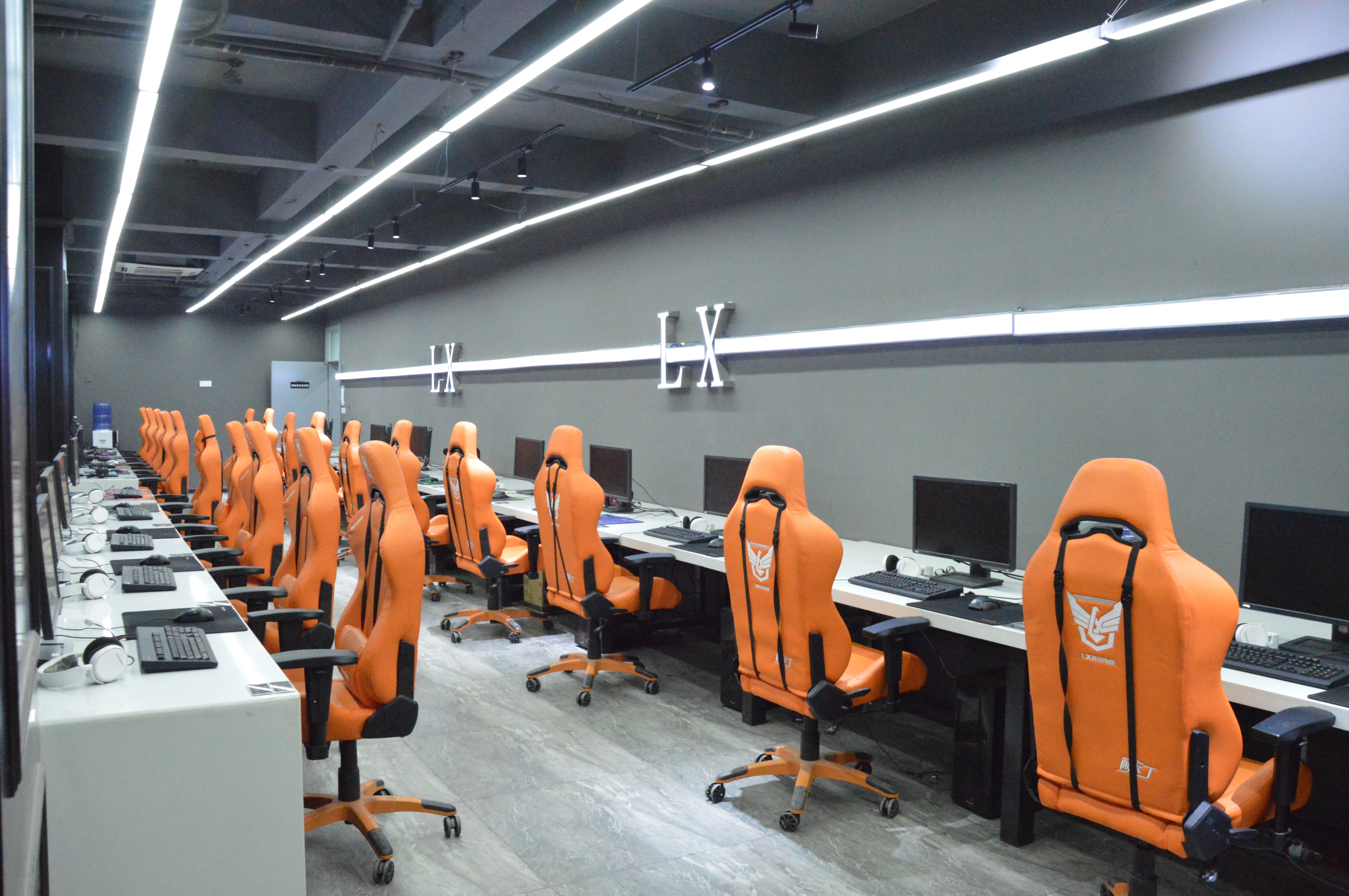 电脑维修培训在哪里学_电脑维修学徒和职业培训哪个好_学电脑到什么技术学校