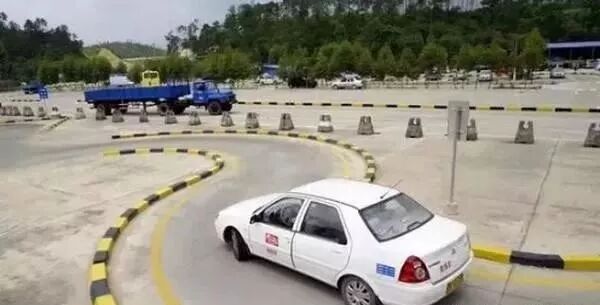 驾校考试注意事项_科目三没过能花钱吗_科目三考试技巧