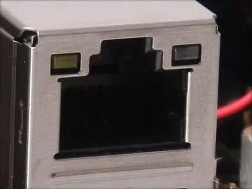 主板性能衡量标准_电脑主板可以用多少年_电脑主板元件详解